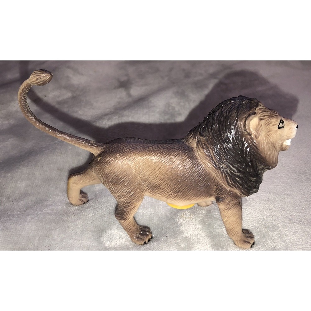 Lion Lucky Star Plastic Figure Toy 10/11